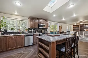 371 Sunset Dr, Oak Harbor, WA 98277 - Photo 10