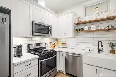 6041 42nd Avenue SW, Seattle, WA 98136 - Photo 10