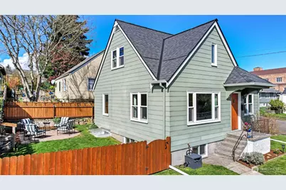 1121 Chester Avenue, Bremerton, WA 98337 - Photo 2