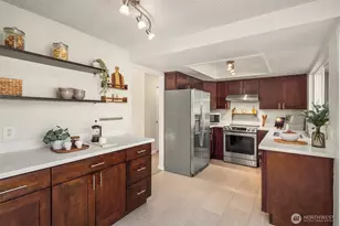 12710 NE 111th Pl, Kirkland, WA 98033 - Photo 14