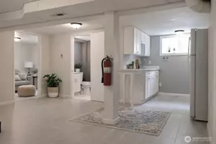 5611 Brooklyn Ave NE, Seattle, WA 98105 - Photo 10