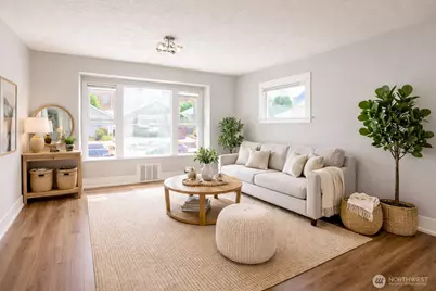 5611 Brooklyn Ave NE, Seattle, WA 98105 - Photo 2