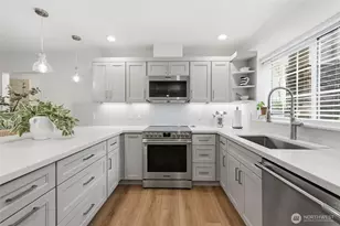 25025 SE Klahanie Blvd, Sammamish, WA 98029 - Photo 8