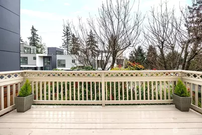 11870 SE 5th Street, Bellevue, WA 98005 - Photo 18