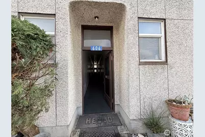 606 Greenleaf Avenue, Burlington, WA 98233 - Photo 2