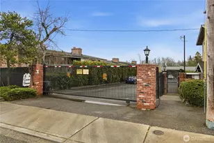 13704 37th Ave S, Tukwila, WA 98168 - Photo 1