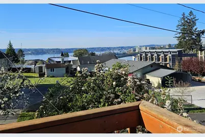 2007 E 15th Street, Bremerton, WA 98310 - Photo 2