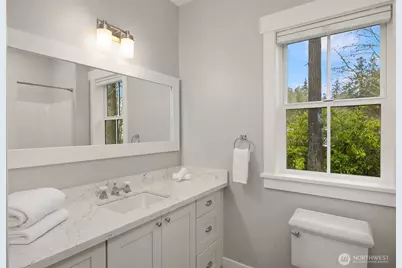 10717 NE Manitou Park Boulevard, Bainbridge Island, WA 98110 - Photo 36