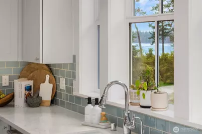 10717 NE Manitou Park Boulevard, Bainbridge Island, WA 98110 - Photo 14