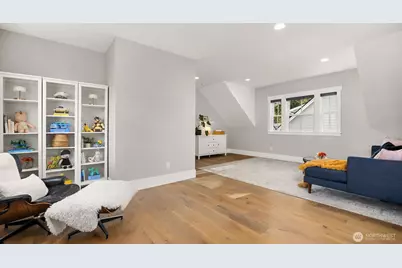 10717 NE Manitou Park Boulevard, Bainbridge Island, WA 98110 - Photo 32