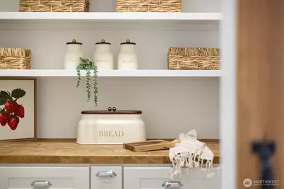 10717 NE Manitou Park Boulevard, Bainbridge Island, WA 98110 - Photo 20