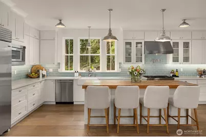 10717 NE Manitou Park Boulevard, Bainbridge Island, WA 98110 - Photo 12