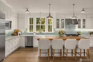 10717 NE Manitou Park Blvd, Bainbridge Island, WA 98110 - Photo 12