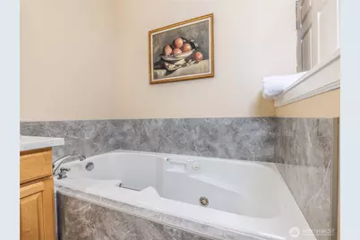 10042 Main Street #427, Bellevue, WA 98004 - Photo 20