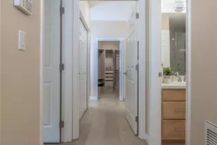 10042 Main St, Bellevue, WA 98004 - Photo 14