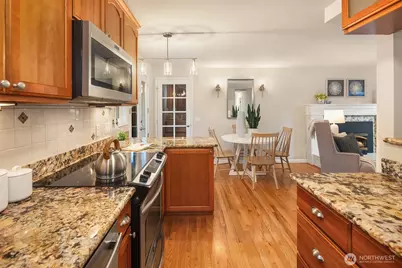 16042 Lake Hills Boulevard, Bellevue, WA 98008 - Photo 10