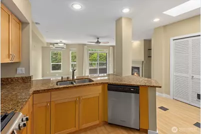 925 110th Avenue NE #PH05, Bellevue, WA 98004 - Photo 8