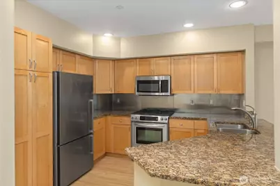 925 110th Avenue NE #PH05, Bellevue, WA 98004 - Photo 6