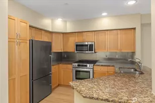 925 110th Ave NE, Bellevue, WA 98004 - Photo 6