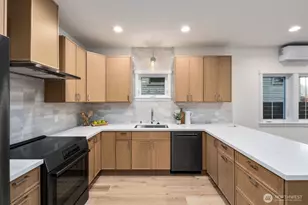 1004 N 48th St, Seattle, WA 98103 - Photo 8