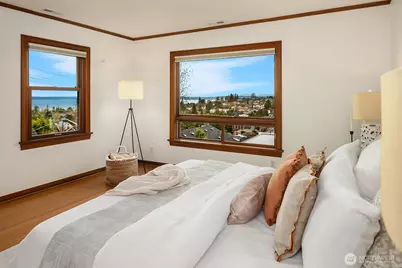 2409 29th Avenue W, Seattle, WA 98199 - Photo 14