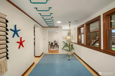 2409 29th Avenue W, Seattle, WA 98199 - Photo 28