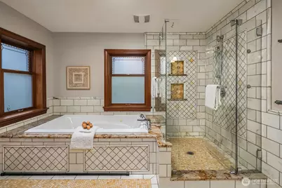 2409 29th Avenue W, Seattle, WA 98199 - Photo 24