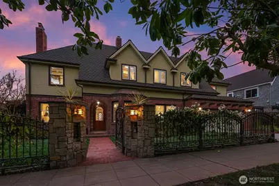 2409 29th Avenue W, Seattle, WA 98199 - Photo 2