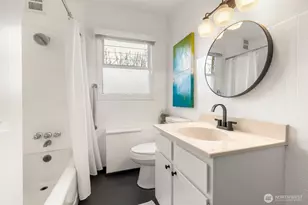 1202 NE 97th St, Seattle, WA 98115 - Photo 16