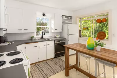 1202 NE 97th Street, Seattle, WA 98115 - Photo 10