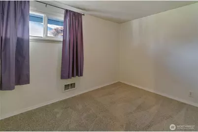 3645 67th Avenue W, University Place, WA 98466 - Photo 12