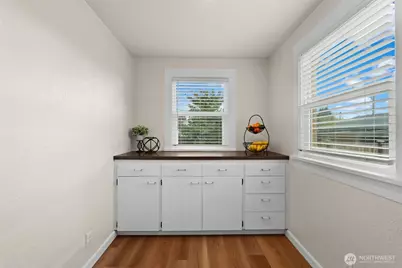 712 S 58th Street, Tacoma, WA 98408 - Photo 16