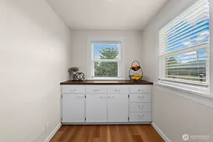 712 S 58th St, Tacoma, WA 98408 - Photo 16