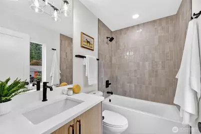 11013 Goodwin Way NE, Seattle, WA 98125 - Photo 14