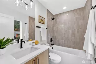 11013 Goodwin Way NE, Seattle, WA 98125 - Photo 14