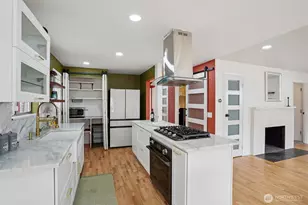 1609 E Alder St, Seattle, WA 98122 - Photo 8