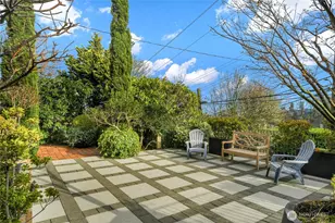 406 Galer St, Seattle, WA 98109 - Photo 16