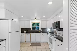 13054 30th Ave NE, Seattle, WA 98125 - Photo 8