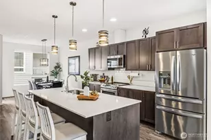 13706 Manor Way, Lynnwood, WA 98087 - Photo 6