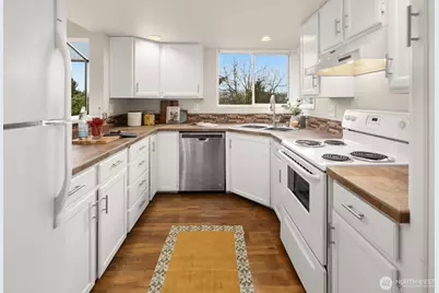 15175 Sunwood Boulevard #DD32, Tukwila, WA 98188 - Photo 12