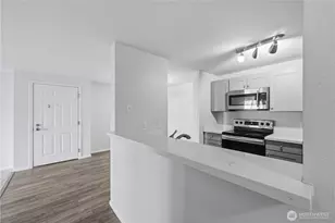 975 NE Aberdeen Ave, Renton, WA 98056 - Photo 10