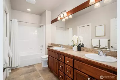 2098 211th Place SE, Sammamish, WA 98075 - Photo 34