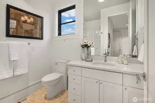 9036 NE 26th St, Clyde Hill, WA 98004 - Photo 22