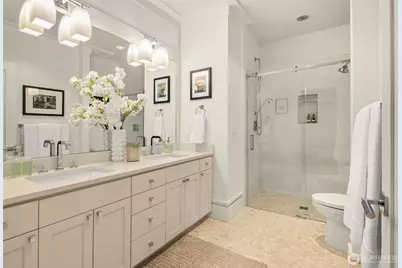 9036 NE 26th Street, Clyde Hill, WA 98004 - Photo 14