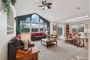 14 Zermatt Ct, Camano Island, WA 98282 - Photo 4