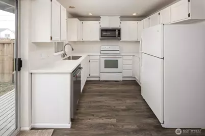 15714 Admiralty Way #C, Lynnwood, WA 98037 - Photo 4