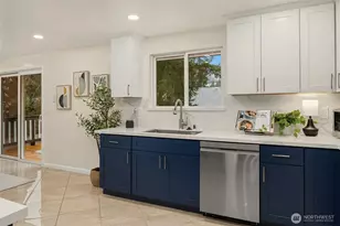 7039 39th Ave NE, Seattle, WA 98115 - Photo 10