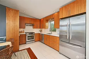 8218 2nd Ave NE, Seattle, WA 98115 - Photo 10