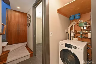 8218 2nd Avenue NE #B, Seattle, WA 98115 - Photo 32