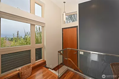 8218 2nd Avenue NE #B, Seattle, WA 98115 - Photo 2